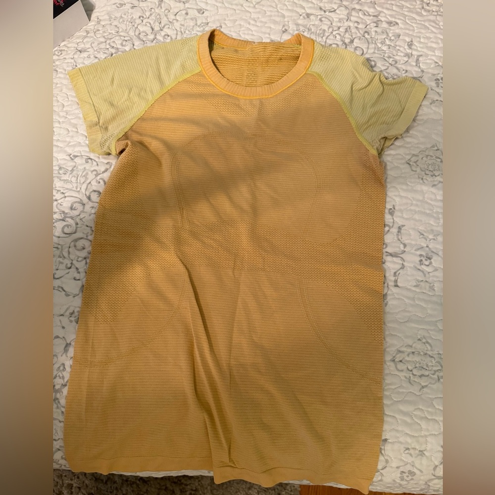 Lululemon Swiftly Tech short sleeve | Size 6